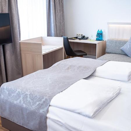 Hotel-Gasthof Weisses Ross Schwaig bei Nürnberg Kültér fotó