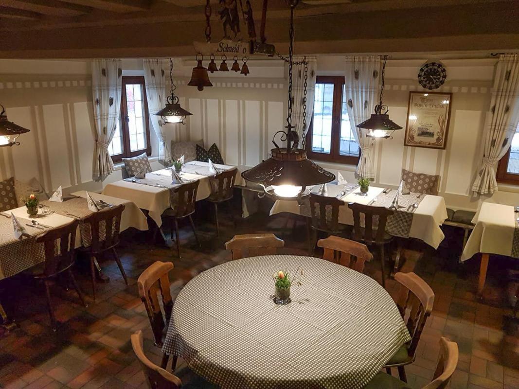Hotel-Gasthof Weisses Ross Schwaig bei Nürnberg Kültér fotó