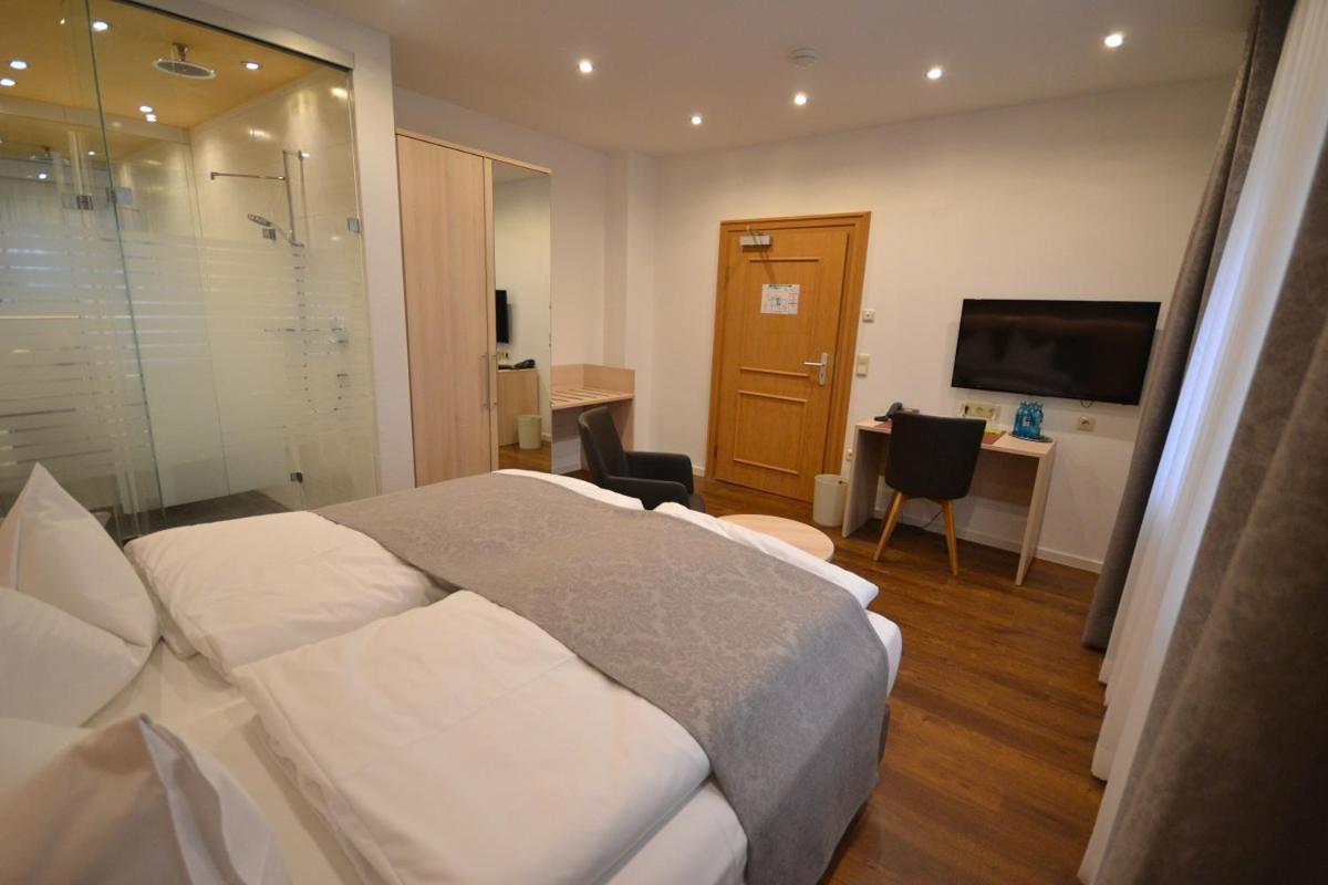 Hotel-Gasthof Weisses Ross Schwaig bei Nürnberg Kültér fotó
